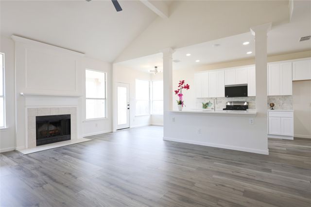 6912 Mesa Drive, Fort Worth, TX 76132