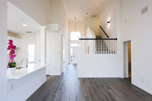 6912 Mesa Drive, Fort Worth, TX 76132