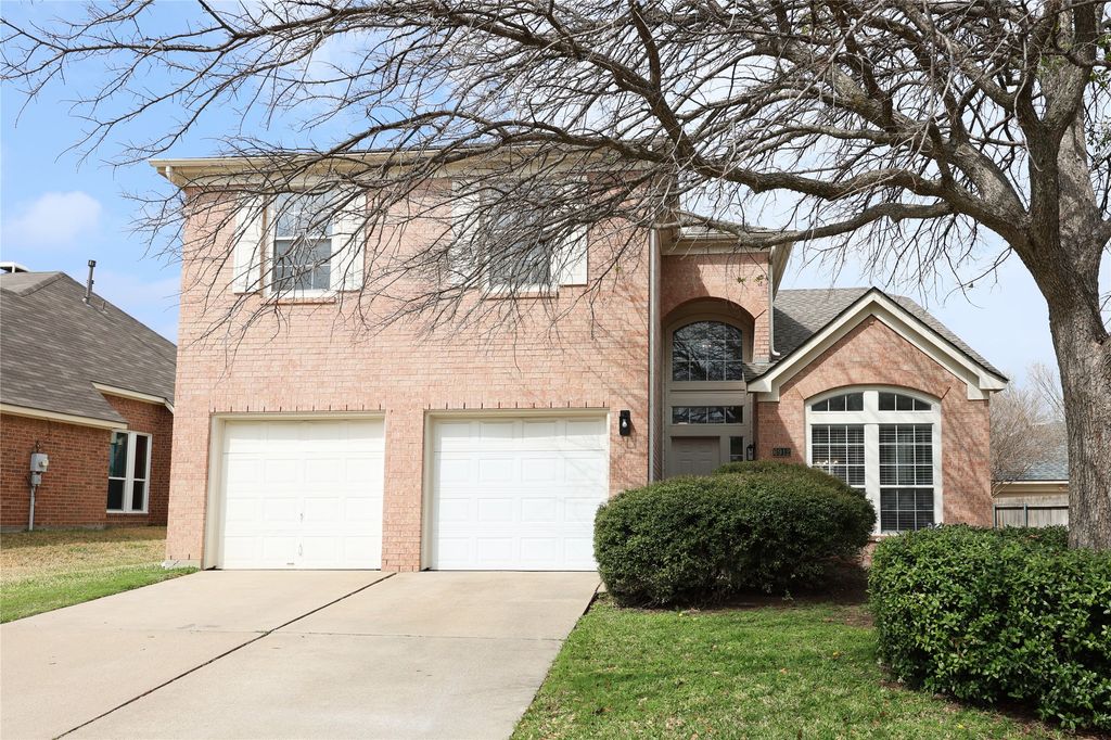 6912 Mesa Drive, Fort Worth, TX 76132
