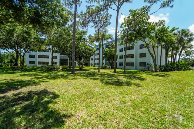 4760 Lucerne Lakes Boulevard W 403, Lake Worth, FL 33467
