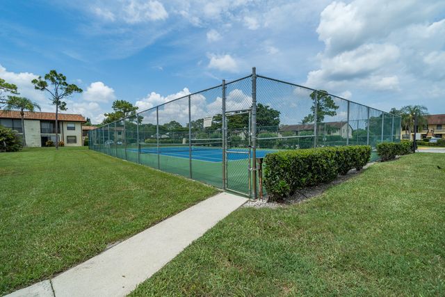 4760 Lucerne Lakes Boulevard W 403, Lake Worth, FL 33467