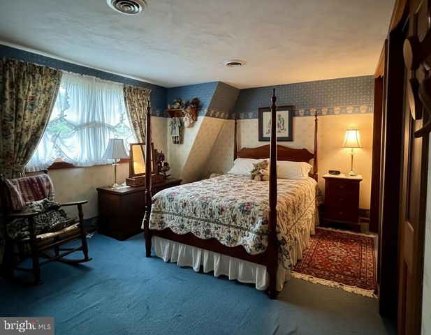 516 N EARL ST, Shippensburg, PA 17257