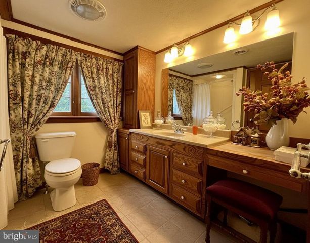 516 N EARL ST, Shippensburg, PA 17257