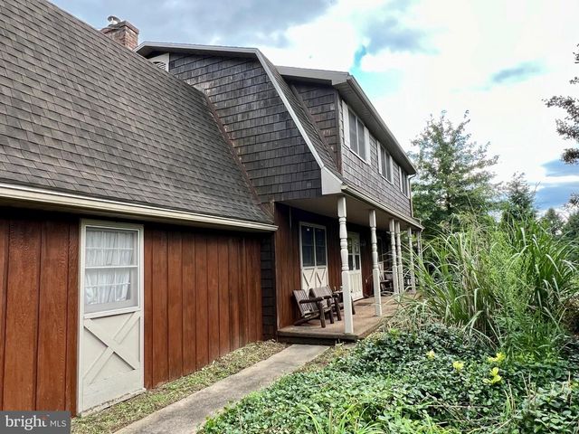 516 N EARL ST, Shippensburg, PA 17257
