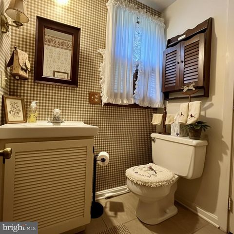 516 N EARL ST, Shippensburg, PA 17257