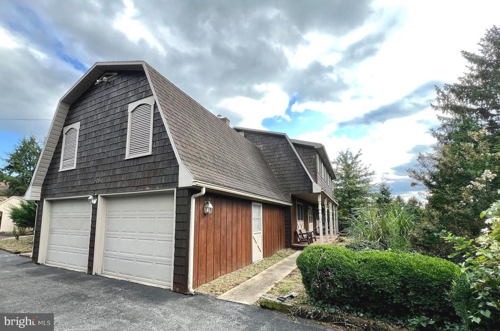 516 N EARL ST, Shippensburg, PA 17257