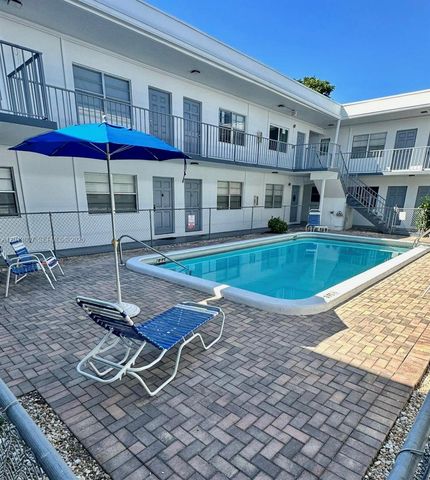 30 SE 4th Avenue 206, Hallandale Beach, FL 33009