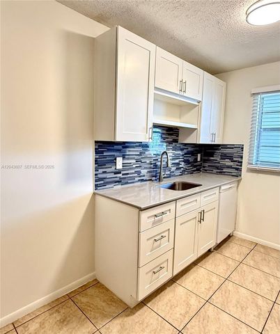 30 SE 4th Avenue 206, Hallandale Beach, FL 33009