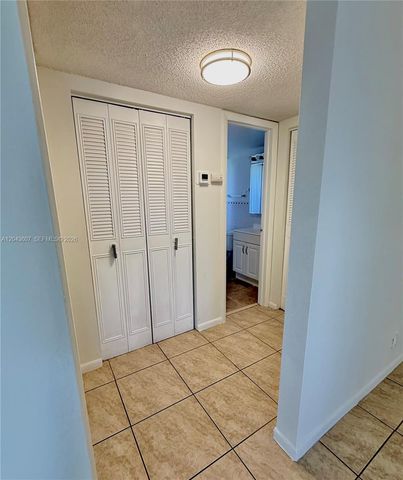 30 SE 4th Avenue 206, Hallandale Beach, FL 33009