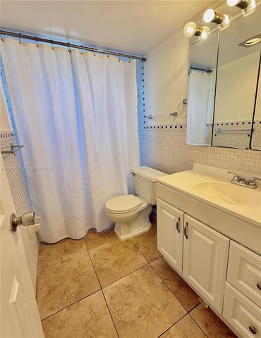 30 SE 4th Avenue 206, Hallandale Beach, FL 33009
