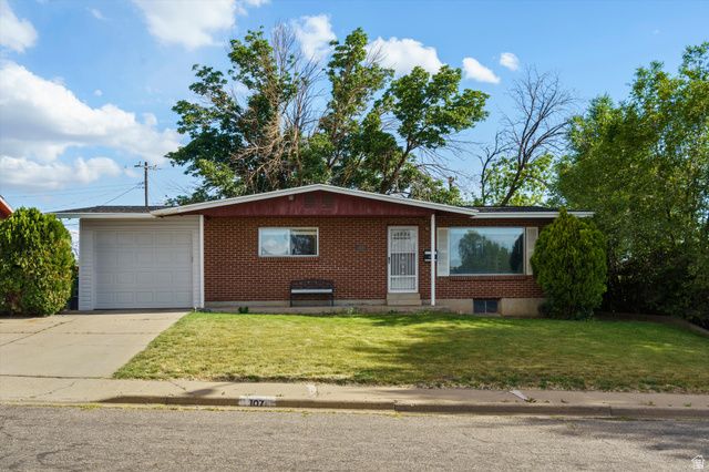 107 W 2200 N, Sunset, UT 84015