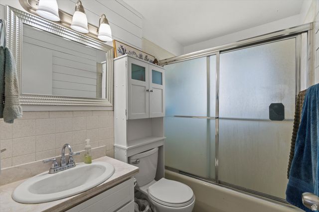 107 W 2200 N, Sunset, UT 84015