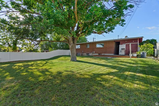 107 W 2200 N, Sunset, UT 84015