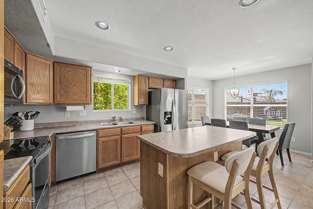 9643 W RUNION Drive, Peoria, AZ 85382