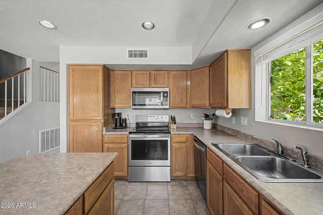 9643 W RUNION Drive, Peoria, AZ 85382
