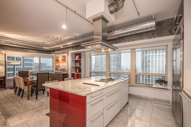 800 N Michigan Avenue 2303, Chicago, IL 60611