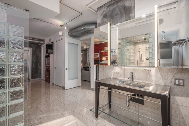 800 N Michigan Avenue 2303, Chicago, IL 60611