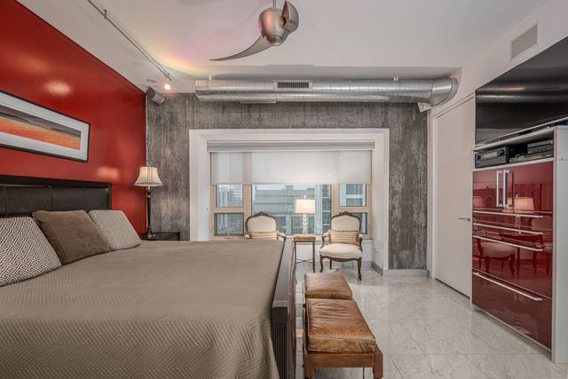 800 N Michigan Avenue 2303, Chicago, IL 60611
