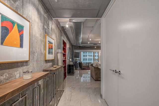 800 N Michigan Avenue 2303, Chicago, IL 60611