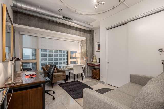 800 N Michigan Avenue 2303, Chicago, IL 60611