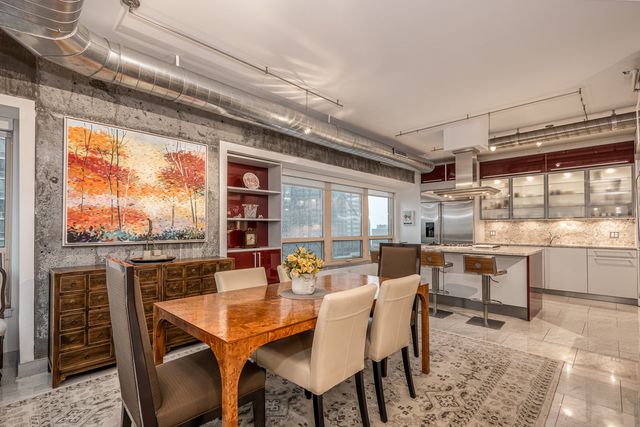 800 N Michigan Avenue 2303, Chicago, IL 60611
