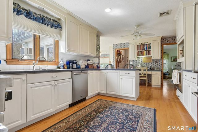 53 Hansen Farm Road, North Haven, CT 06473