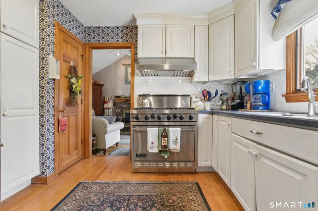 53 Hansen Farm Road, North Haven, CT 06473