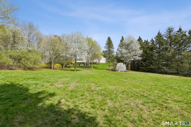 53 Hansen Farm Road, North Haven, CT 06473