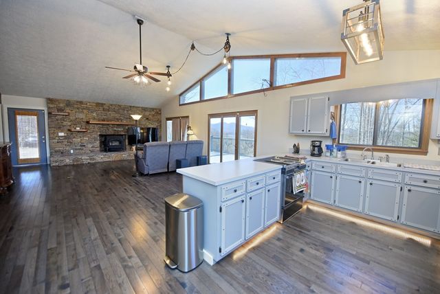 1512 Upper Bell Creek Road, Hiawassee, GA 30546