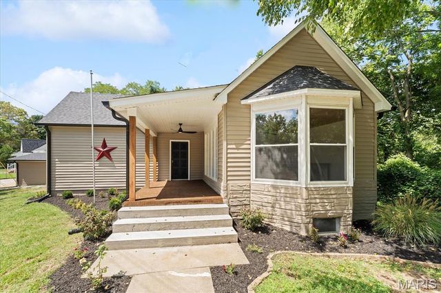 9785 Ridge Heights Road, Fairview Heights, IL 62208