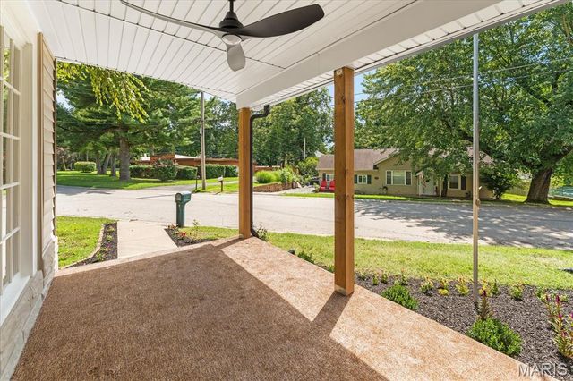 9785 Ridge Heights Road, Fairview Heights, IL 62208