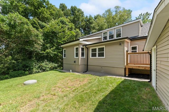 9785 Ridge Heights Road, Fairview Heights, IL 62208