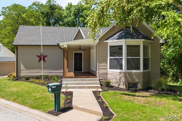 9785 Ridge Heights Road, Fairview Heights, IL 62208
