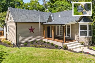 9785 Ridge Heights Road, Fairview Heights, IL 62208