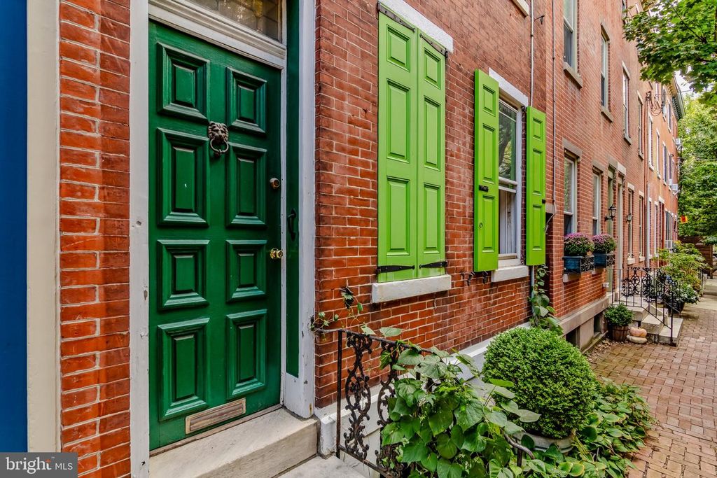 2028 BRANDYWINE ST, Philadelphia, PA 19130