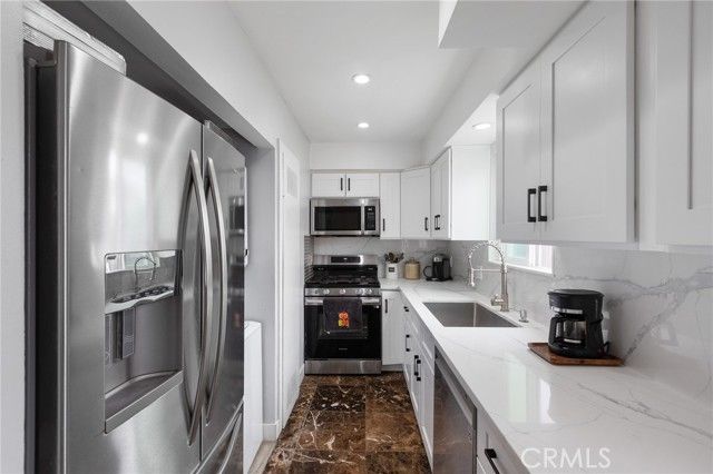 19774 Cambridge Lane, Huntington Beach, CA 92646