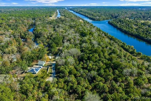 12575 W Foss Groves Path, Inglis, FL 34449