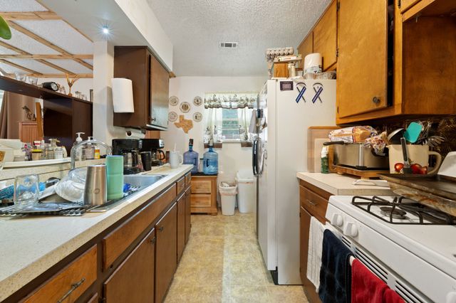 546 Sun Valley Drive, Duncanville, TX 75116
