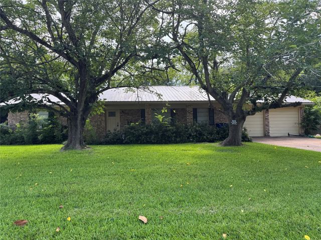 1413 Forehand Street, Crockett, TX 75835