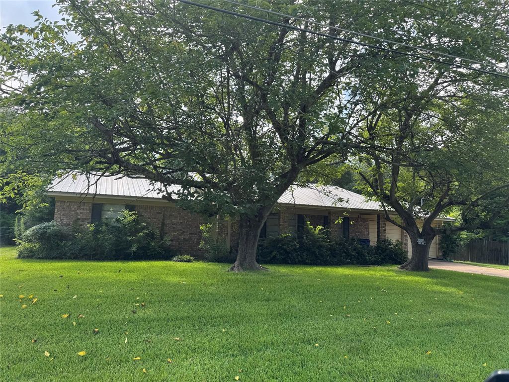 1413 Forehand Street, Crockett, TX 75835
