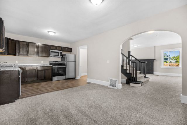 909 30th Street, Des Moines, IA 50312