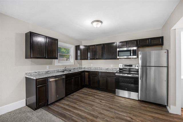 909 30th Street, Des Moines, IA 50312