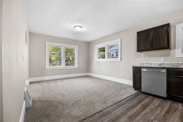 909 30th Street, Des Moines, IA 50312