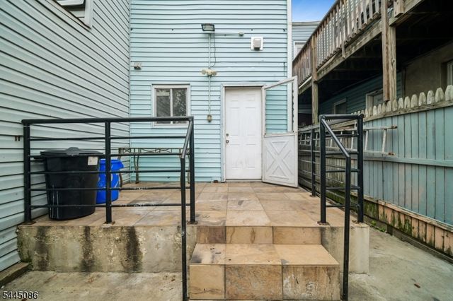 222 Astor St, Newark City, NJ 07114