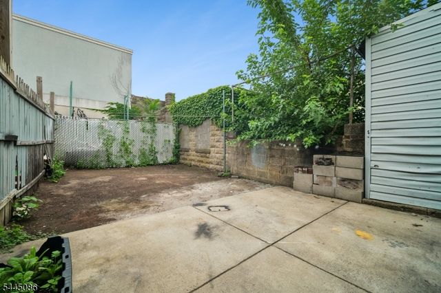222 Astor St, Newark City, NJ 07114