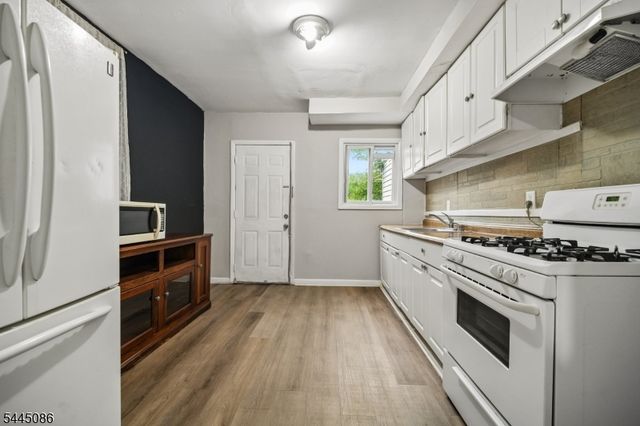 222 Astor St, Newark City, NJ 07114
