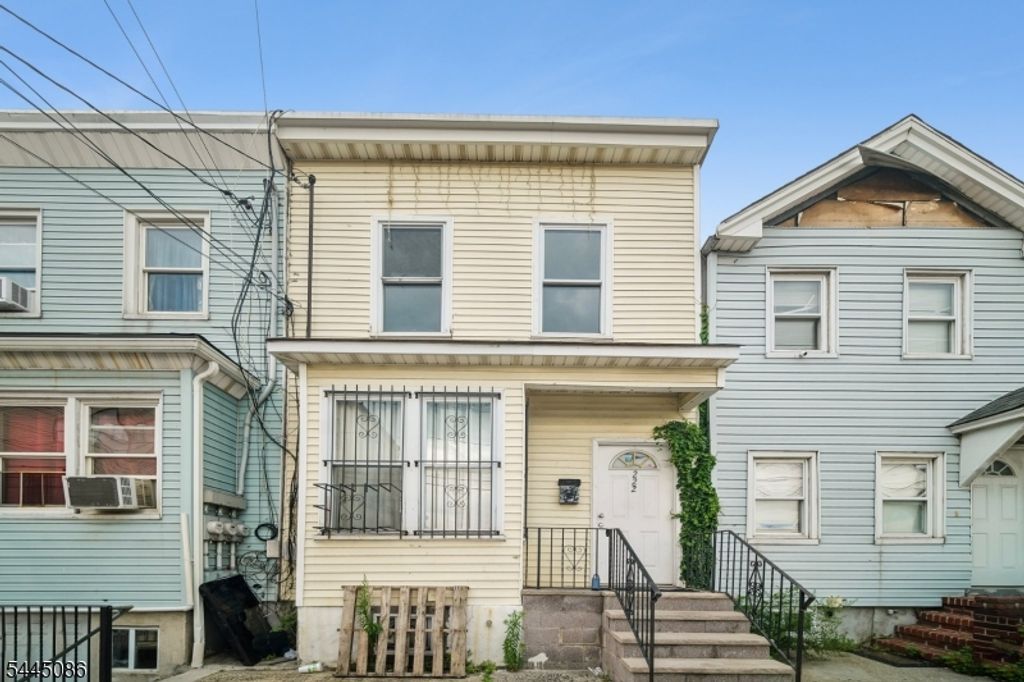 222 Astor St, Newark City, NJ 07114