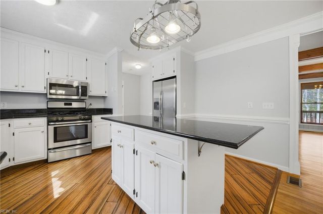 4698 Hill TRL, Gloucester, VA 23061