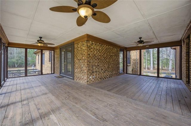 4698 Hill TRL, Gloucester, VA 23061