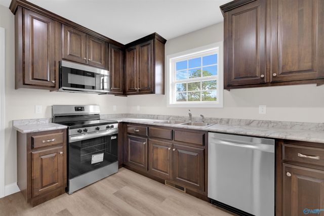 363 County Road 460, Rainsville, AL 35986